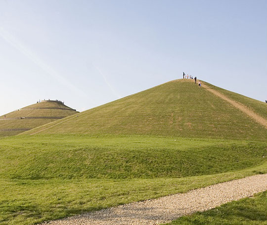 A green hill